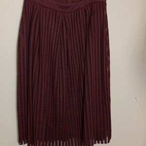 Burgandy Midi A-Line Pleated High-Waisted Skirt-- GREAT QUALITY! (Medium)